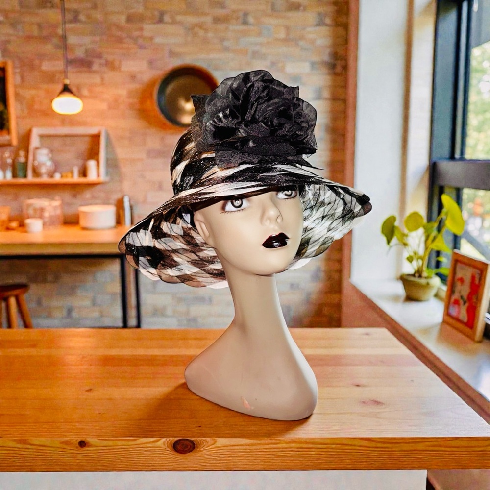 Swan Hat New York Black Lightweight Church Wedding Derby Tea Party Vintage